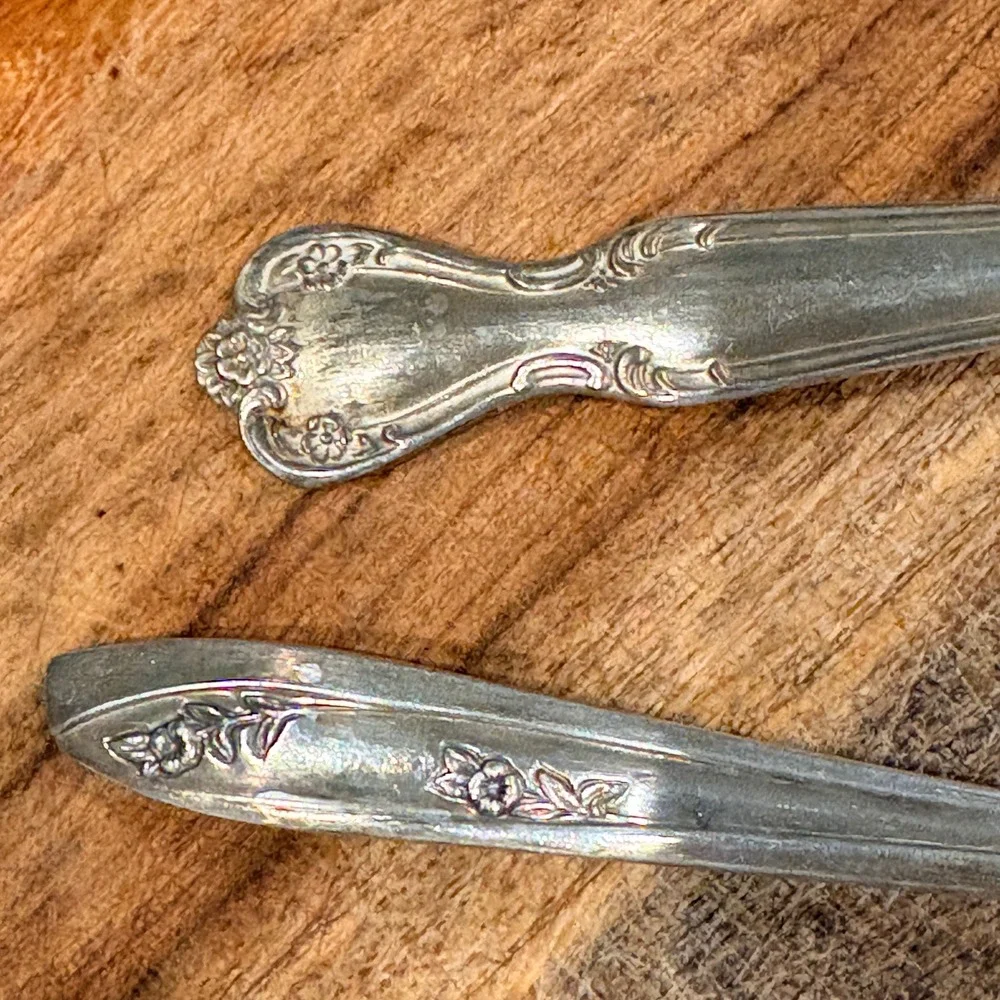 Wm Rogers Flatware Silver Mismatched Floral Spoon Fork Set